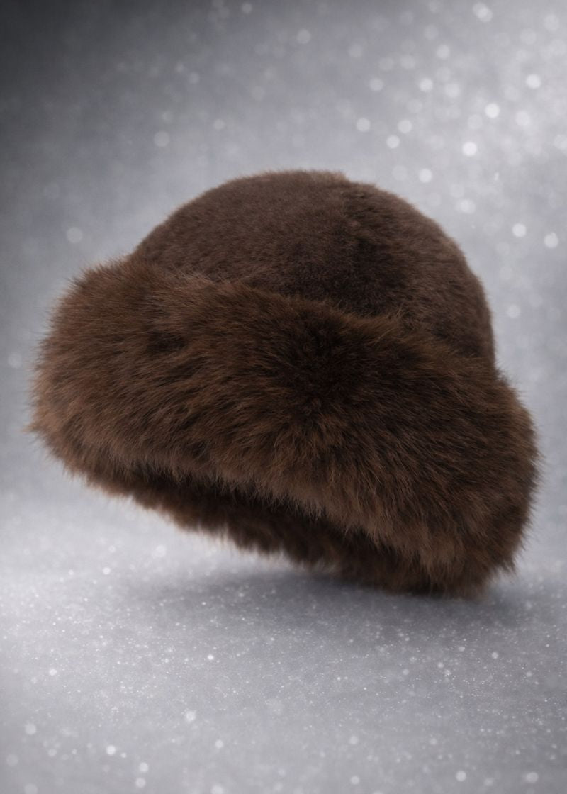 Pälsmössa i mjuk fuskpäls
