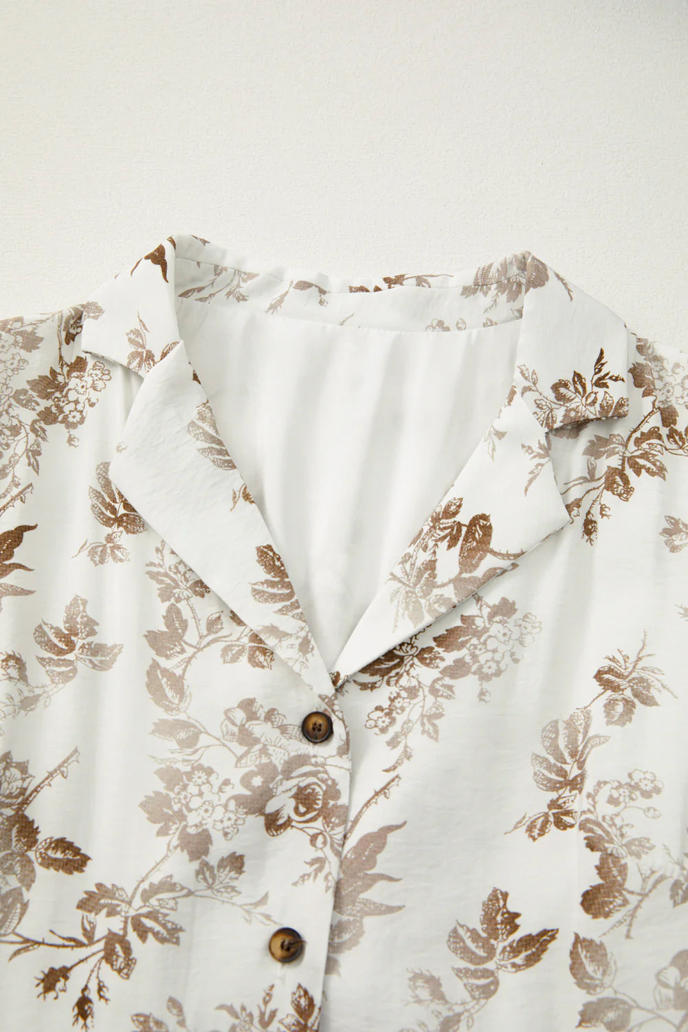 Mönstrad skjortklänning i vintagestil – luftig & tidlös